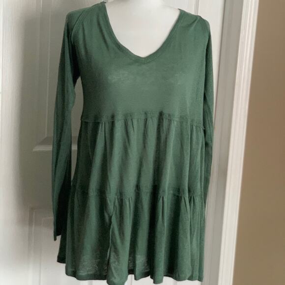 Green V-Neck Long Sleeve Top Small NWT - Picture 2 of 2